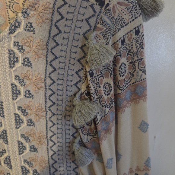 American Eagle Bohemian Patterned Long Sleeve Top - Picture 5 of 6